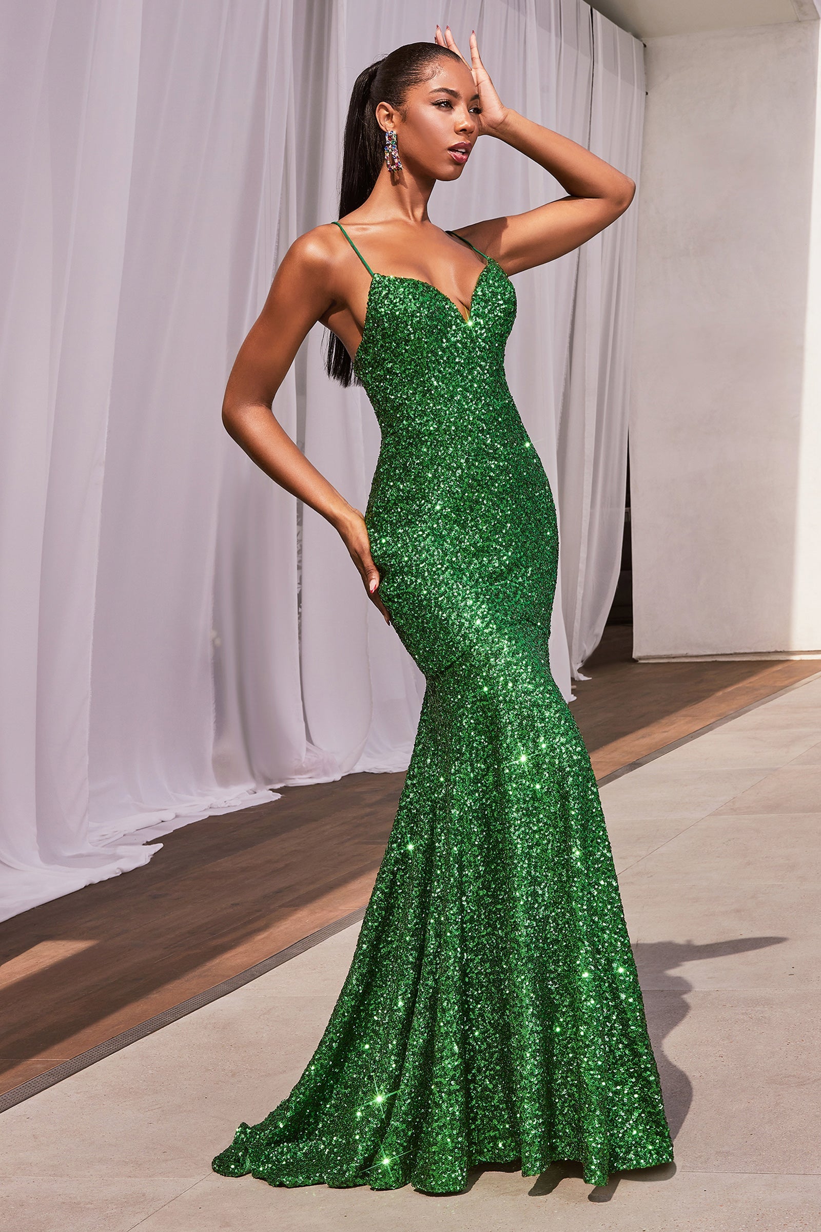 V-Neck Mermaid Sequin Dress CH066 - M / Emerald V-Neck Mermaid Sequin Dress CH066 - M / Emerald